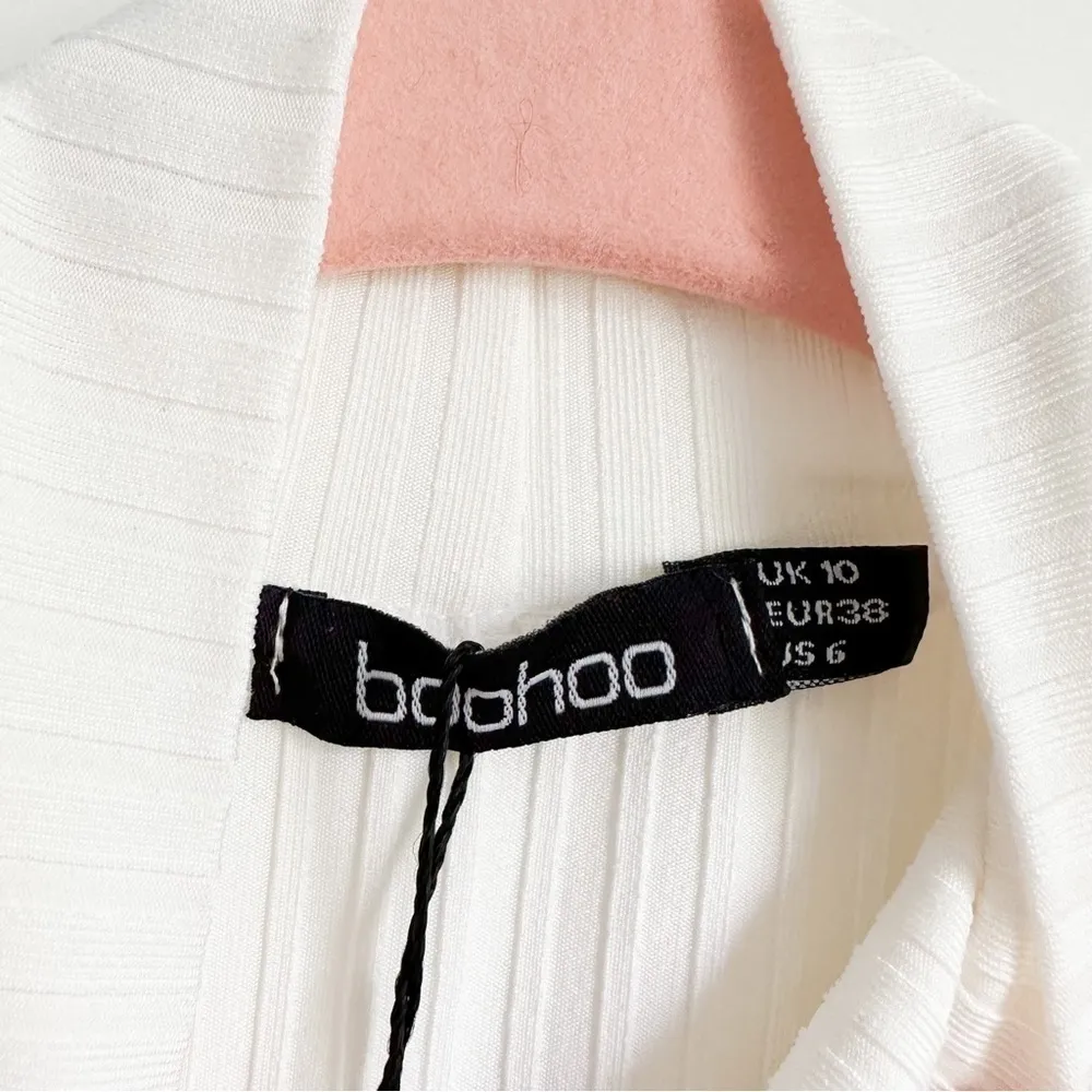 NWT Boohoo White Anna Ribbed Mock neck crop top sz 6 - Image 3