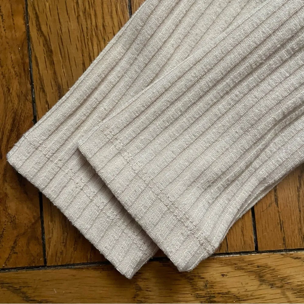 Oatmeal Cream Ribbed O Ring Cropped Long Sleeve - Medium - Image 6
