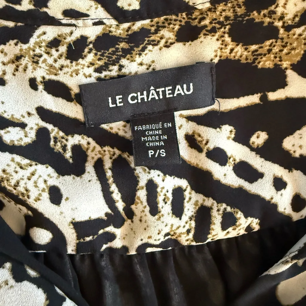 211 Le Chateau Black and Cream Patterned Top Resortwear Vacation - Image 3