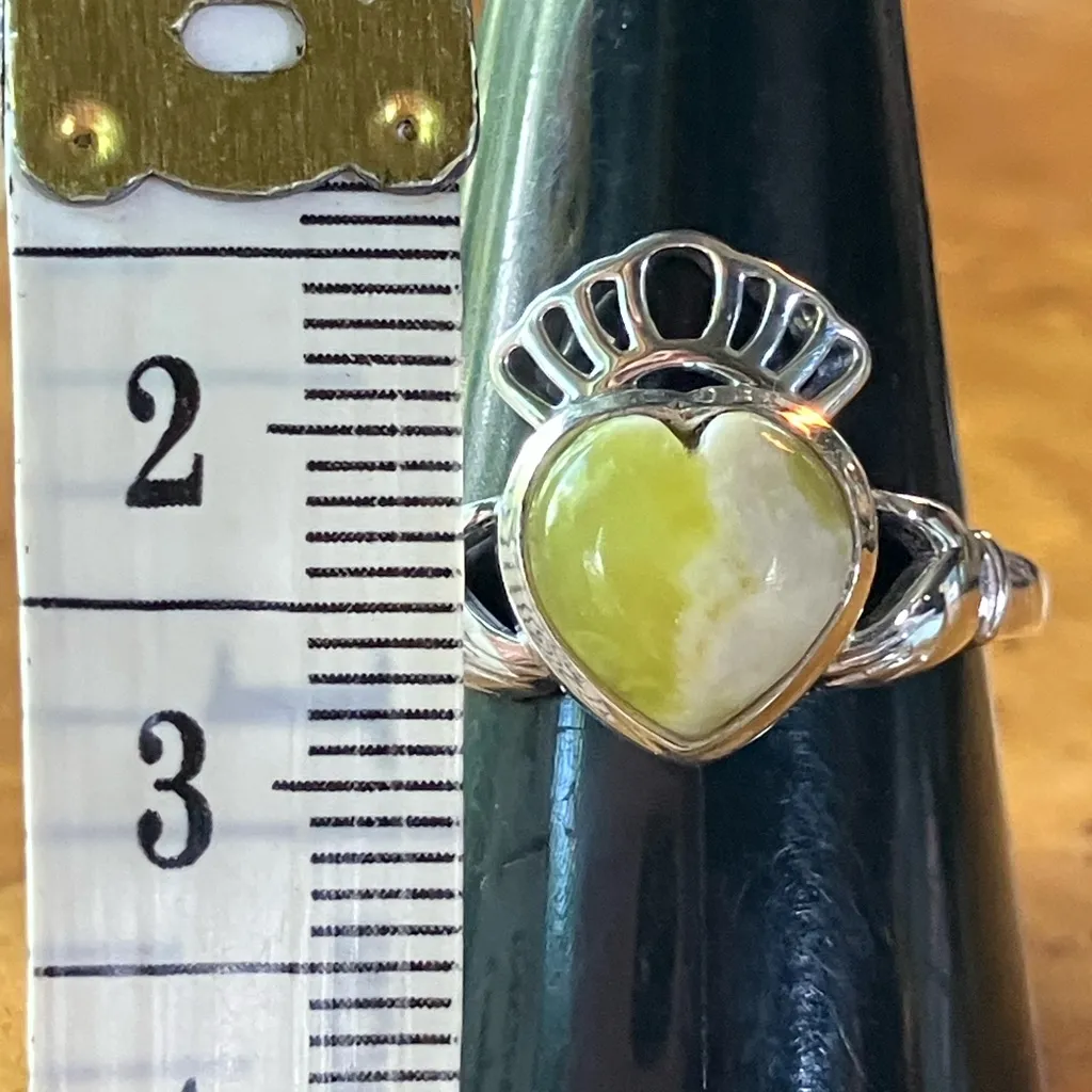 Natural Connemara Marble Sterling Silver Claddagh Ring Size 10 - Image 7