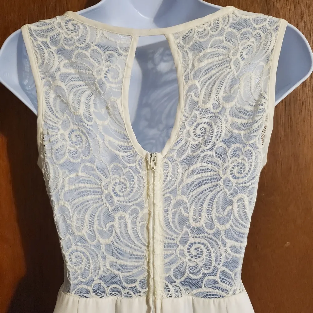 White lace skater dress - Image 11