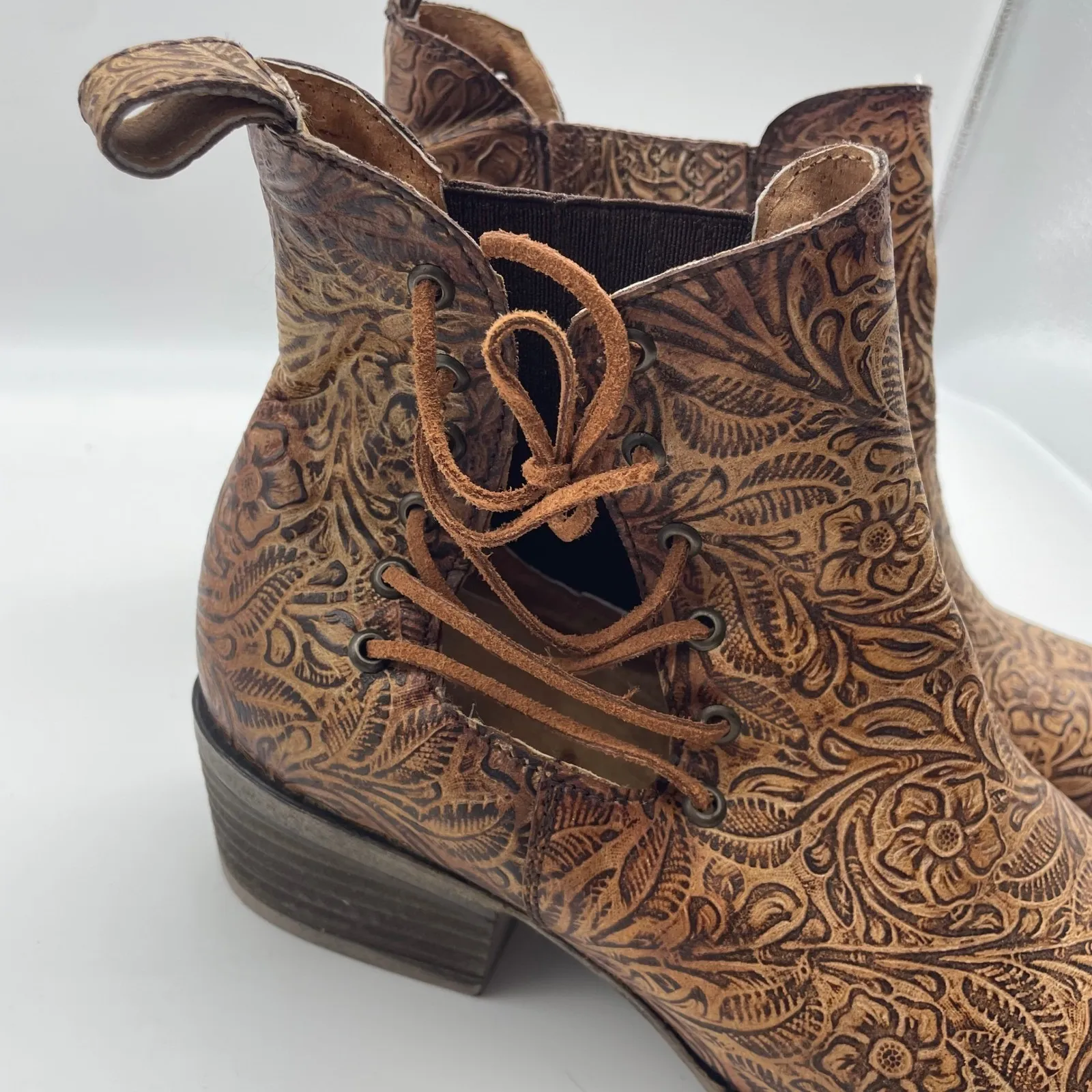 Circle G Women's Floral Tooled Leather Embossed Lace Up Ankle Boots Sz 7 Booties Brown - Image 2
