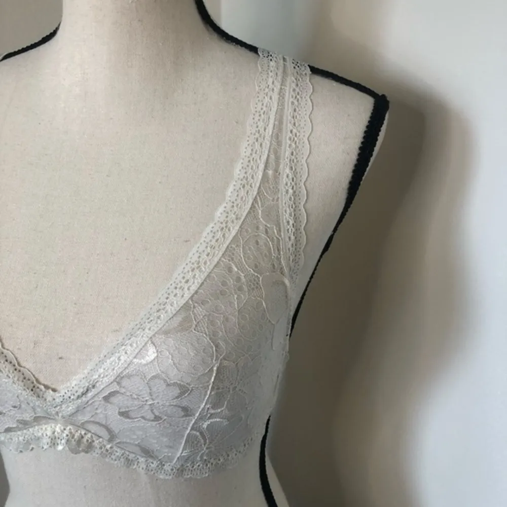 Urban Outfitters (Out From Under) Lace Bralette - Image 4