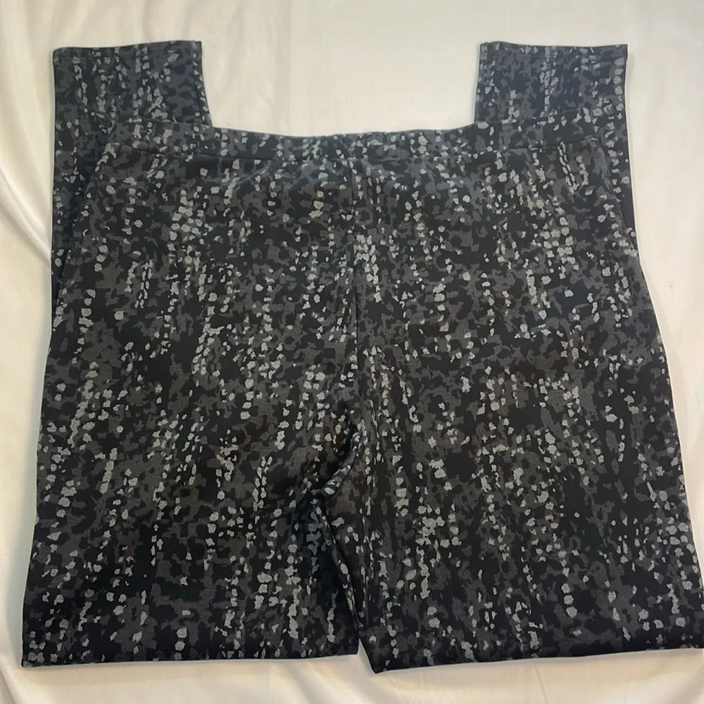 Workshop Republic Clothing Women Gray and Black Geometric Design Leggings NWT XL - Image 5