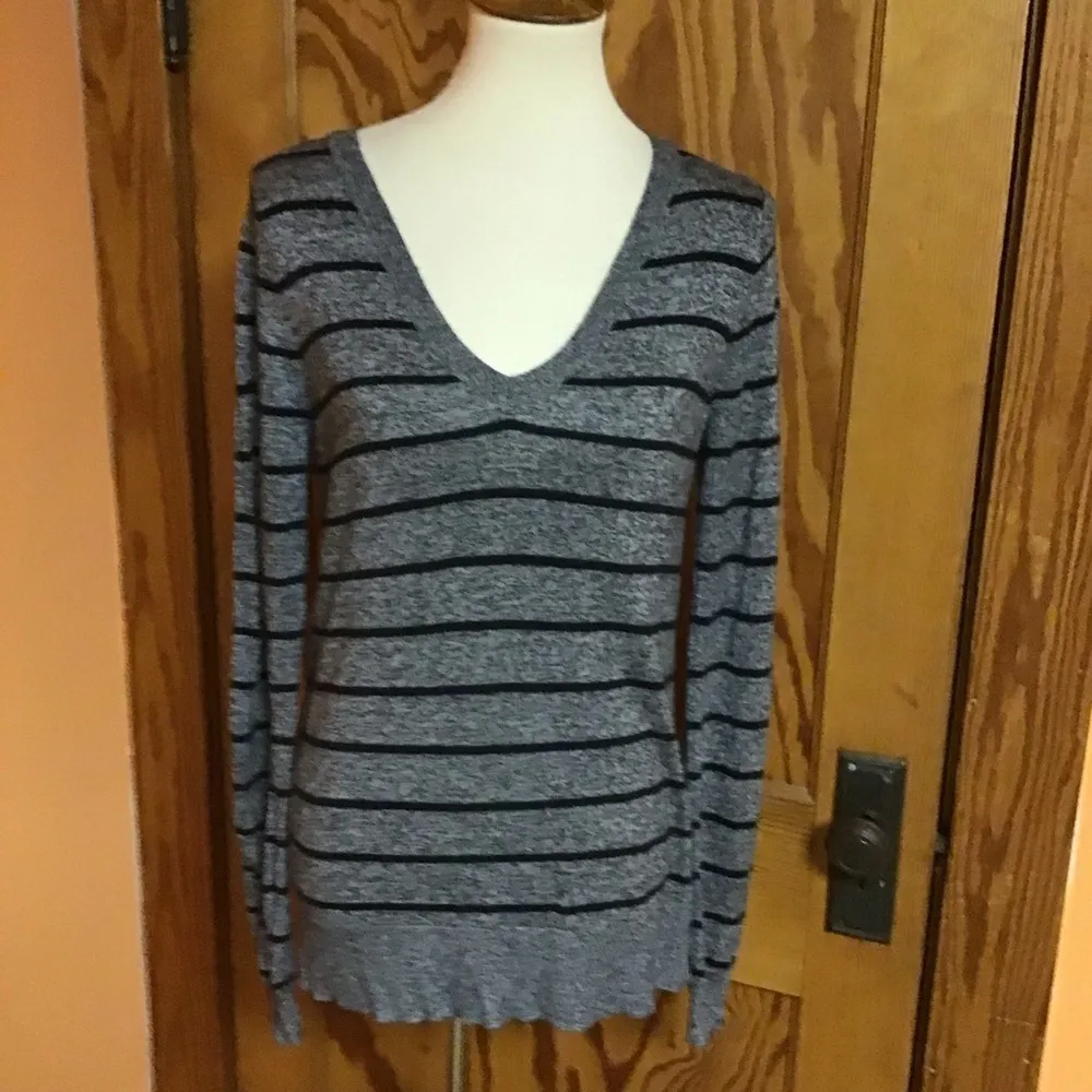 Mossimo Striped V - Image 8