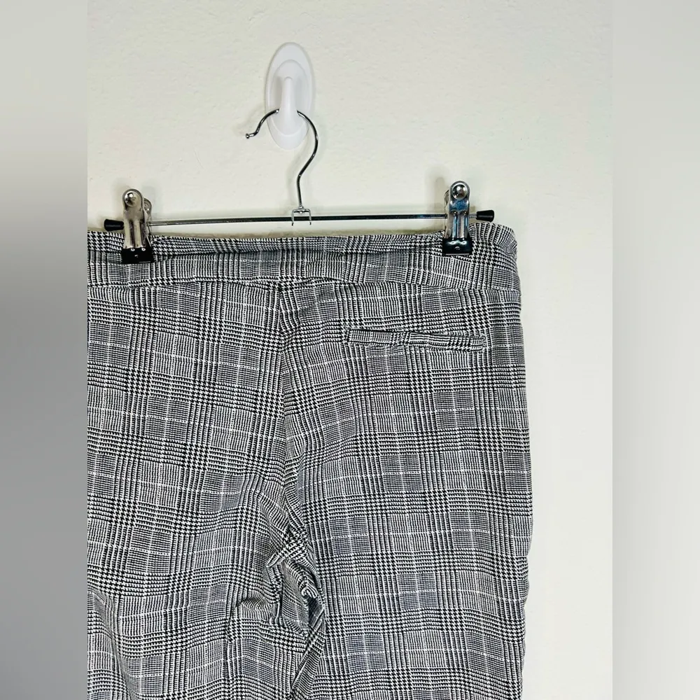 Margaret M Large Plaid Pull - Image 8