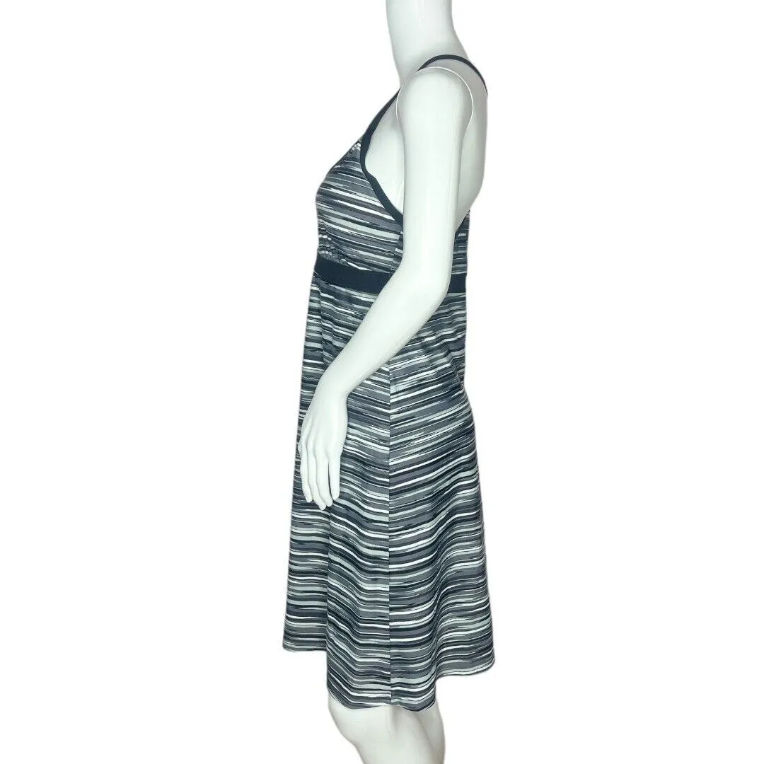 Athleta Women's Shorebreak Swim Dress Gray‎ Black Sleeveless V-Neck Size Medium - Image 3