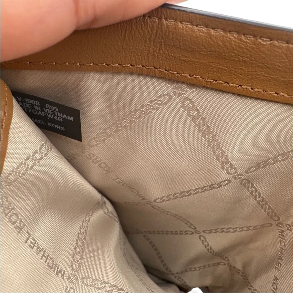 MICHAEL KORS Jet Set Phone Holder / Wallet - Image 8