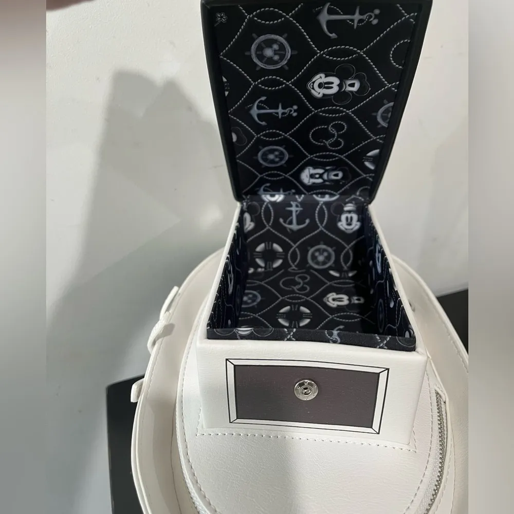 Loungefly Stitch Shoppe Exclusive Steamboat Willie Figural Crossbody Bag - Image 3