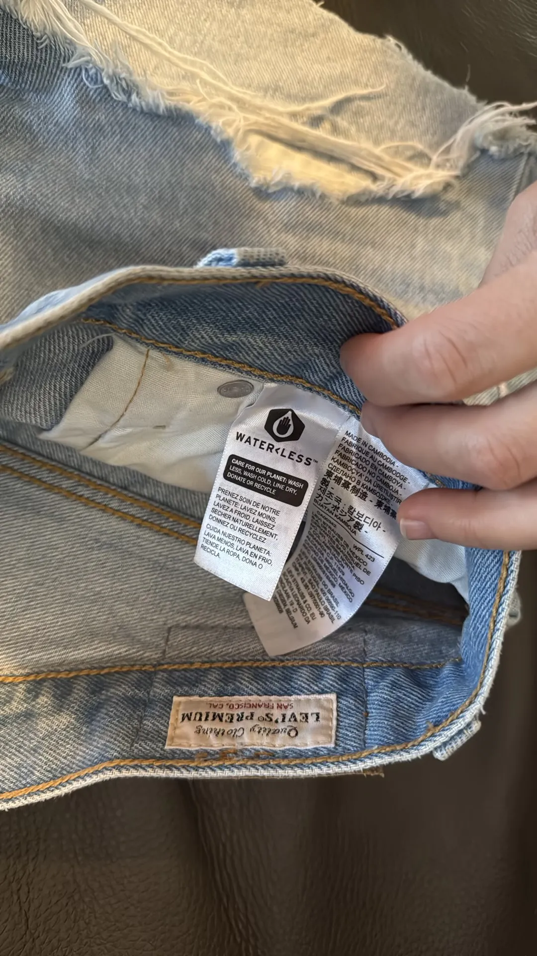 Levi’s Shorts Denim 501 High-Rise Button Fly - Image 2