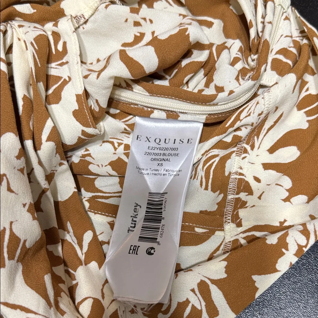 Exquisite Brown and Ivory Floral Blouse Side Zips Size XS - Image 5