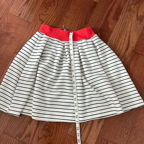 Dina Be skirt with elastic waistband, size S, made in USA - Image 2
