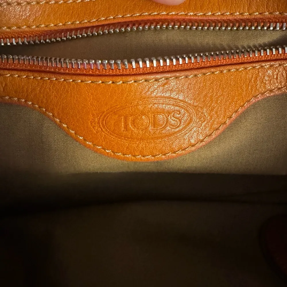 Tod's  Orange Slouchy Leather Shoulder Bag - Image 13