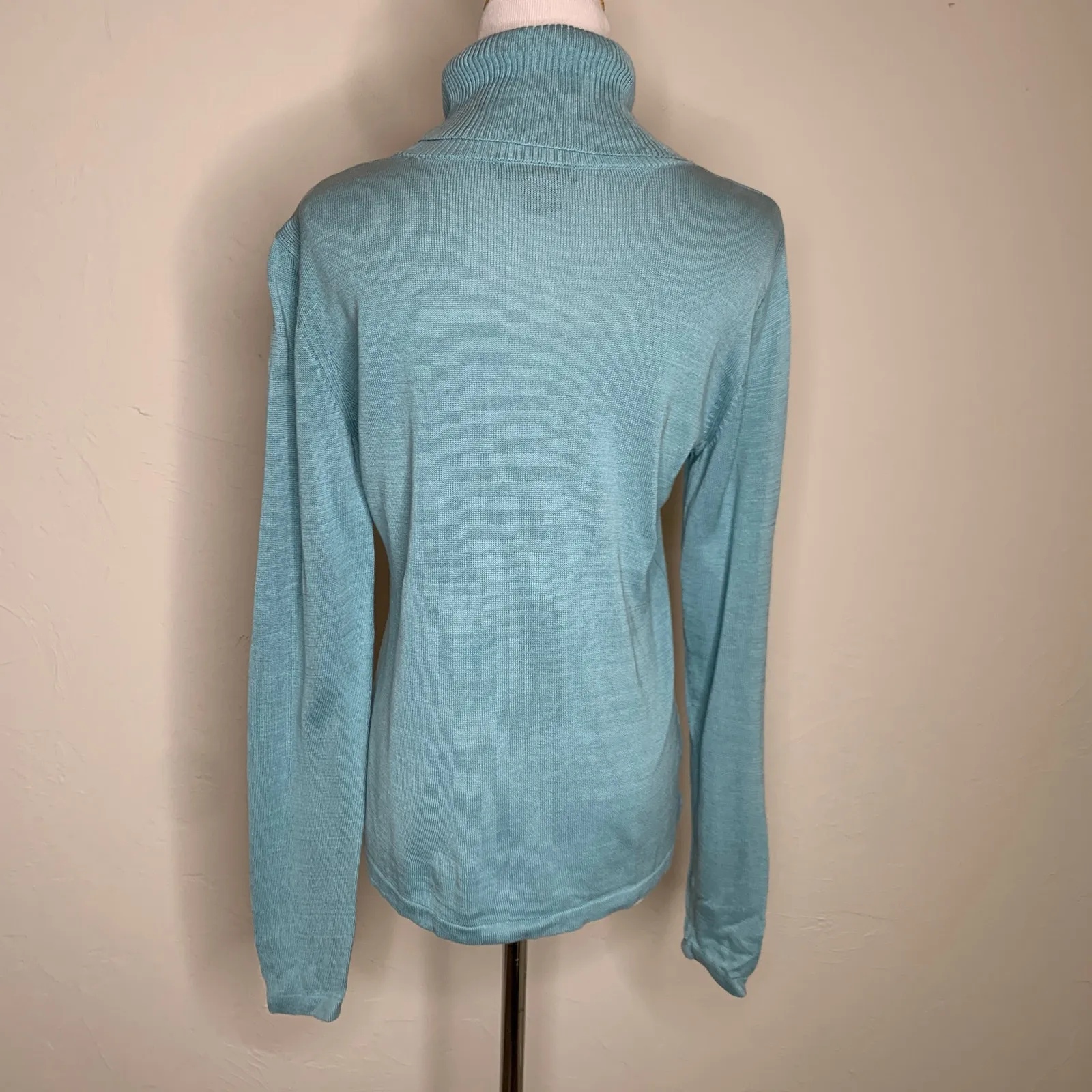 Kial Pale Green Turtleneck Sweater Sz Medium - Image 2
