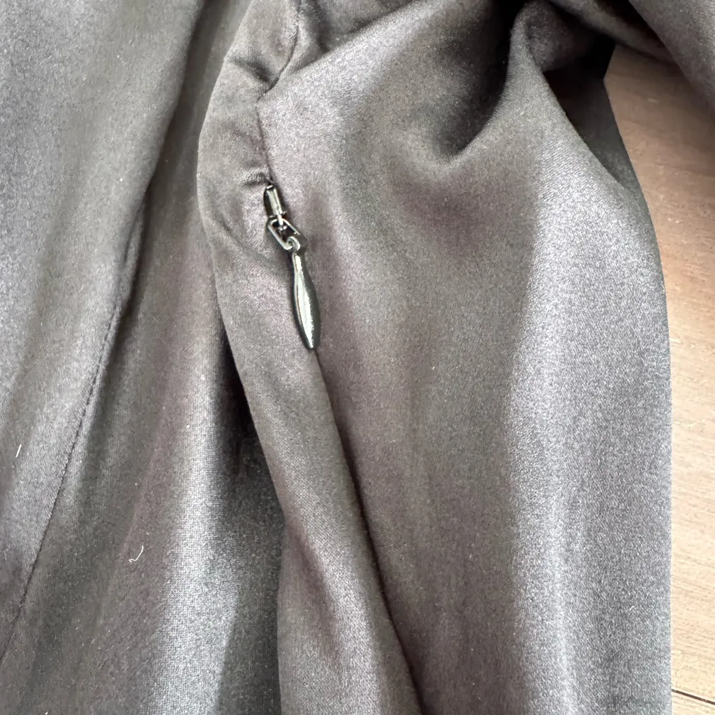 Frame Strong Shoulder Mini Dress in black stretch silk. sz M cocktail festive - Image 11