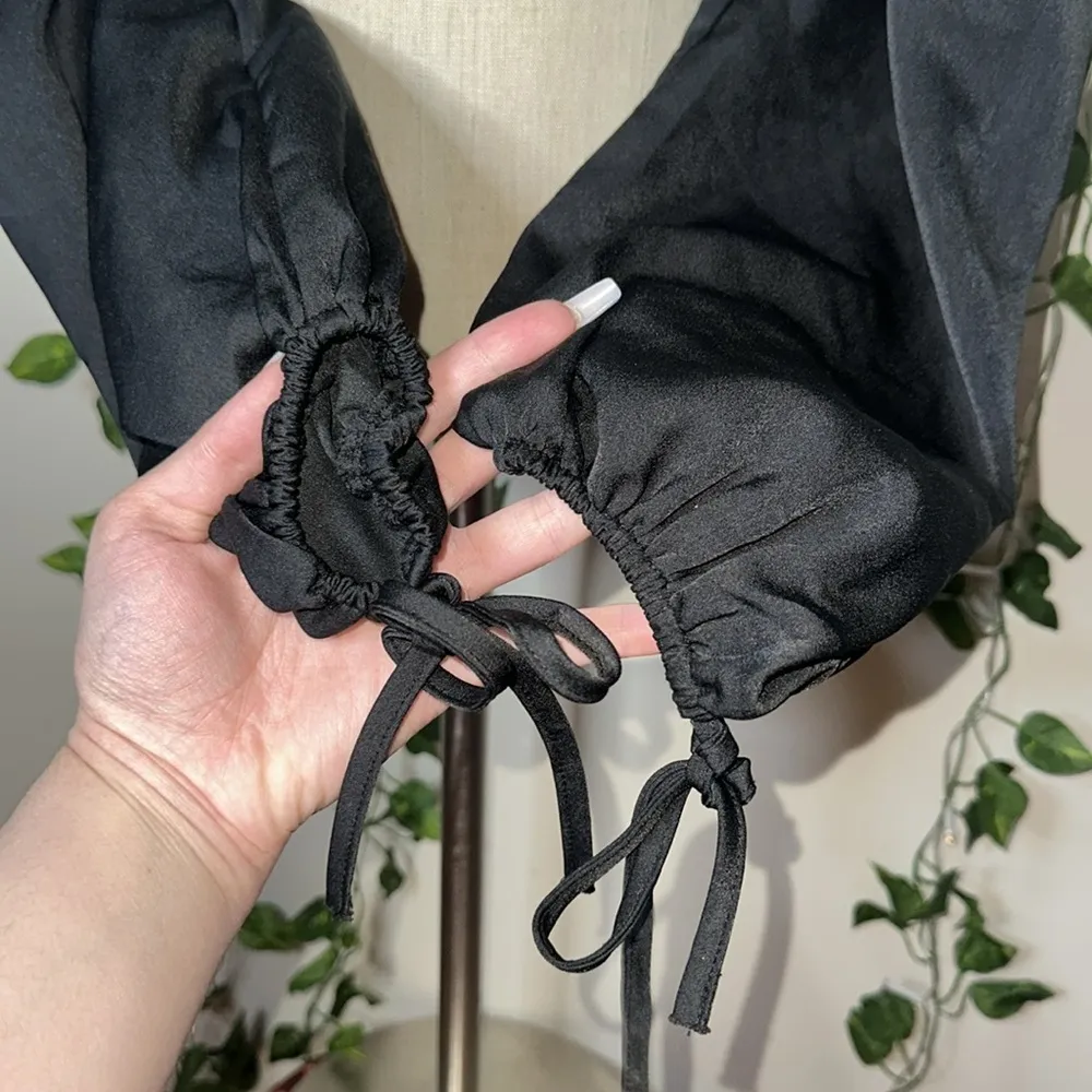 Cashmere & Champage Puff Long Sleeve Crop Top Black Size M - Image 3