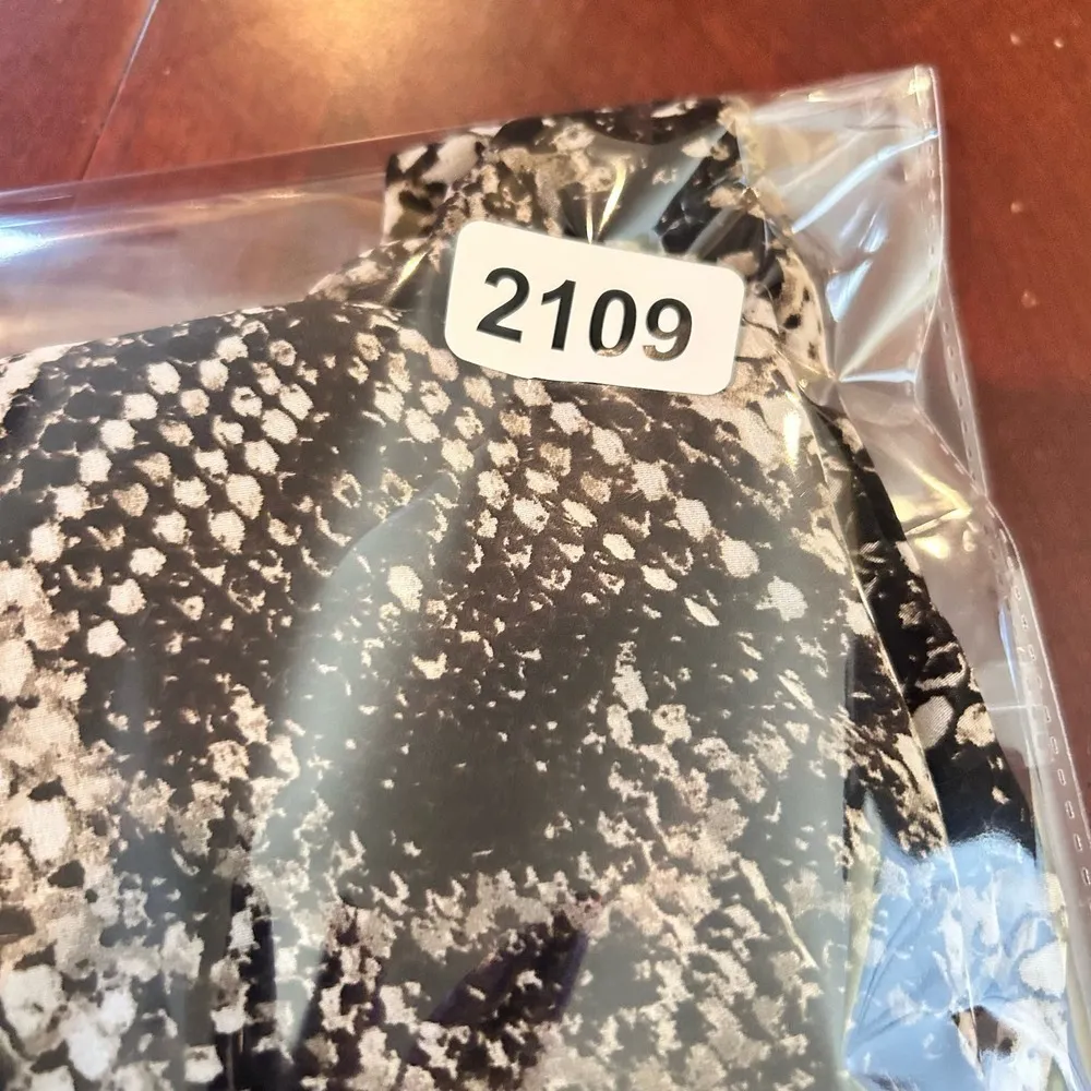 Show Me Your Mumu  Top Womens Small‎ Black Snakeskin Barry Bell Tunic Top - Image 9