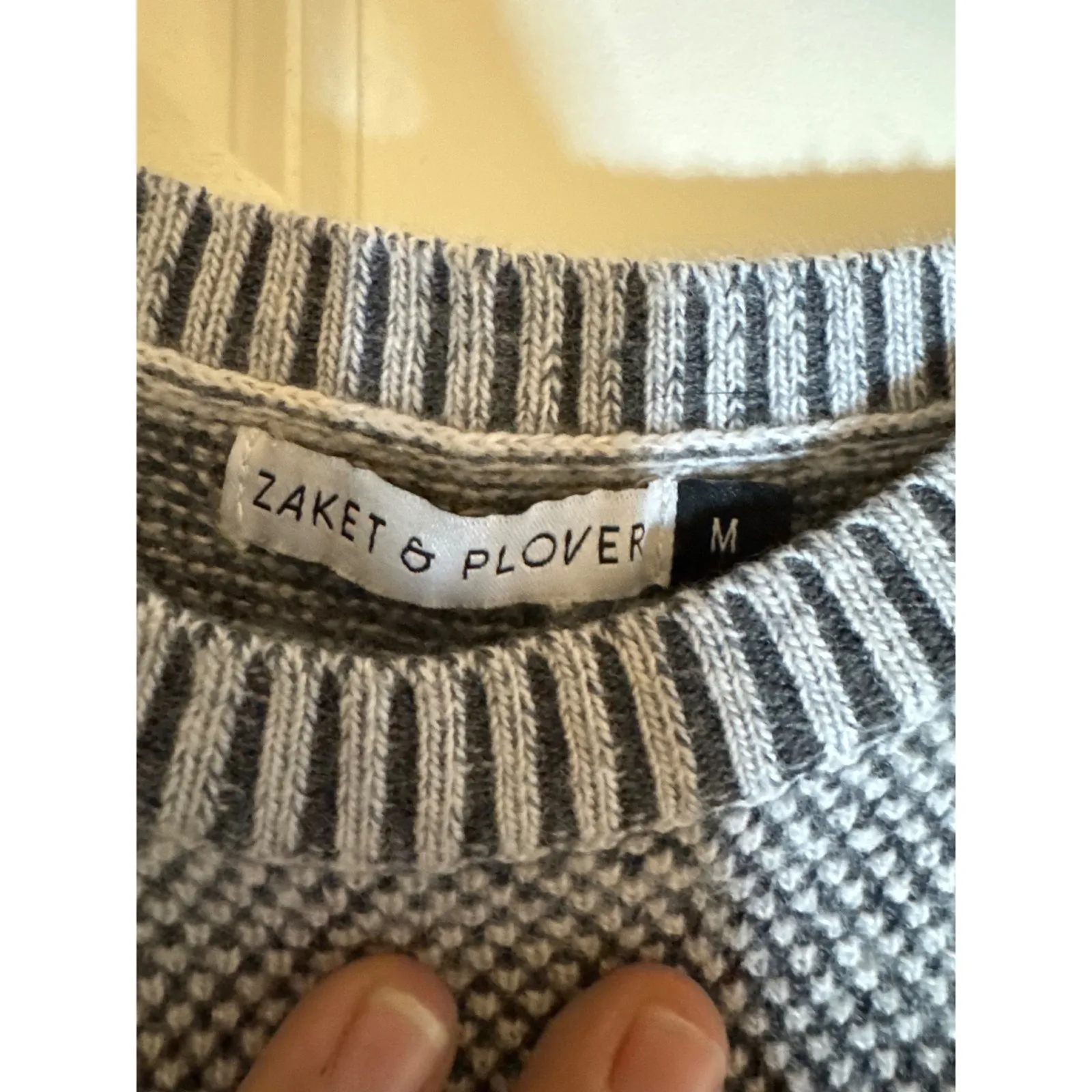 Zaket & Plover Women Crew Neck Long Sleeve Sweater M Textured Pocket Gray Size M - Image 4