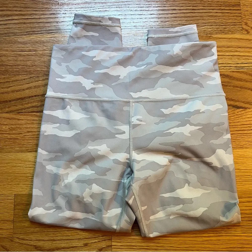 Athleta elation 7/8 tight camo print size medium - Image 4