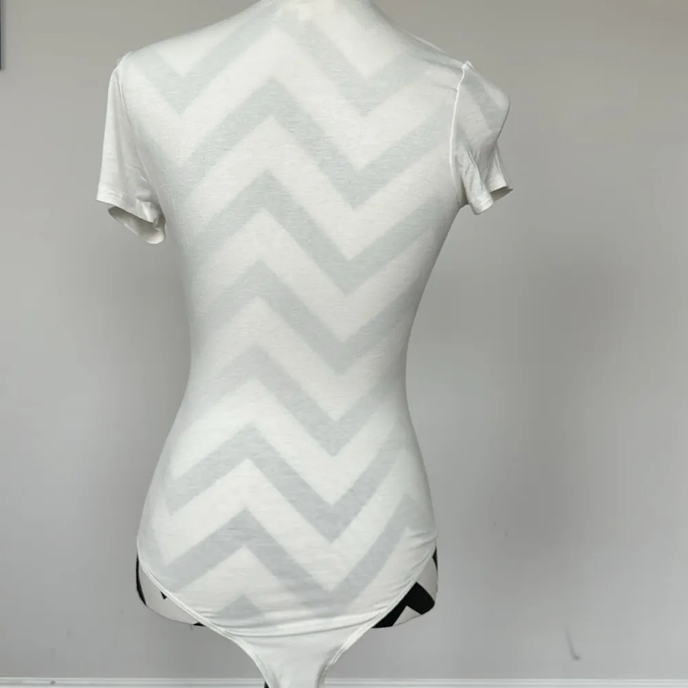 Wasabi Mint White Short Sleeve Body Suit Sz SM - Image 4