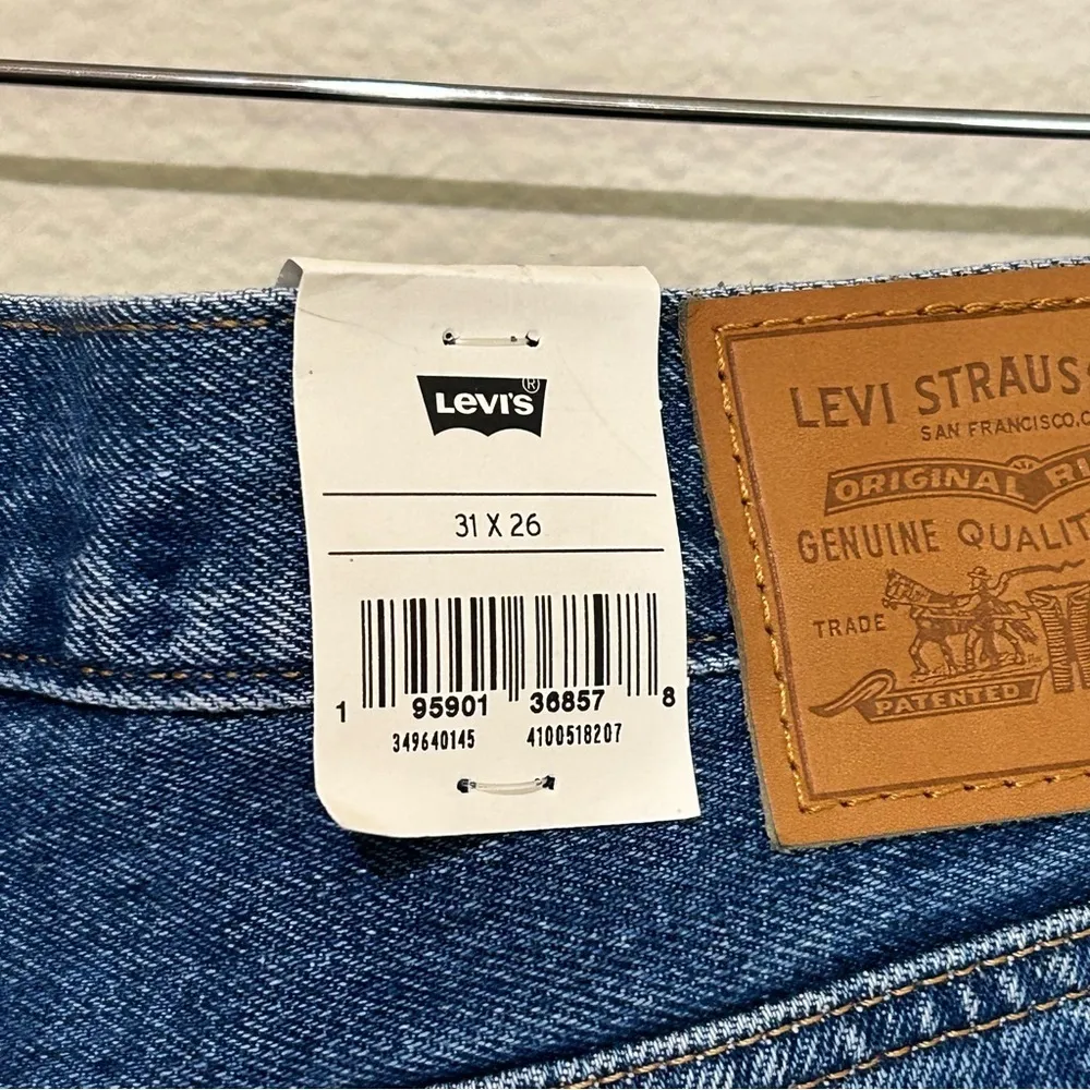 Levi’s Wedgie Straight Ripped High Rise Jeans Size‎ 31 x 26 Medium Wash - Image 9