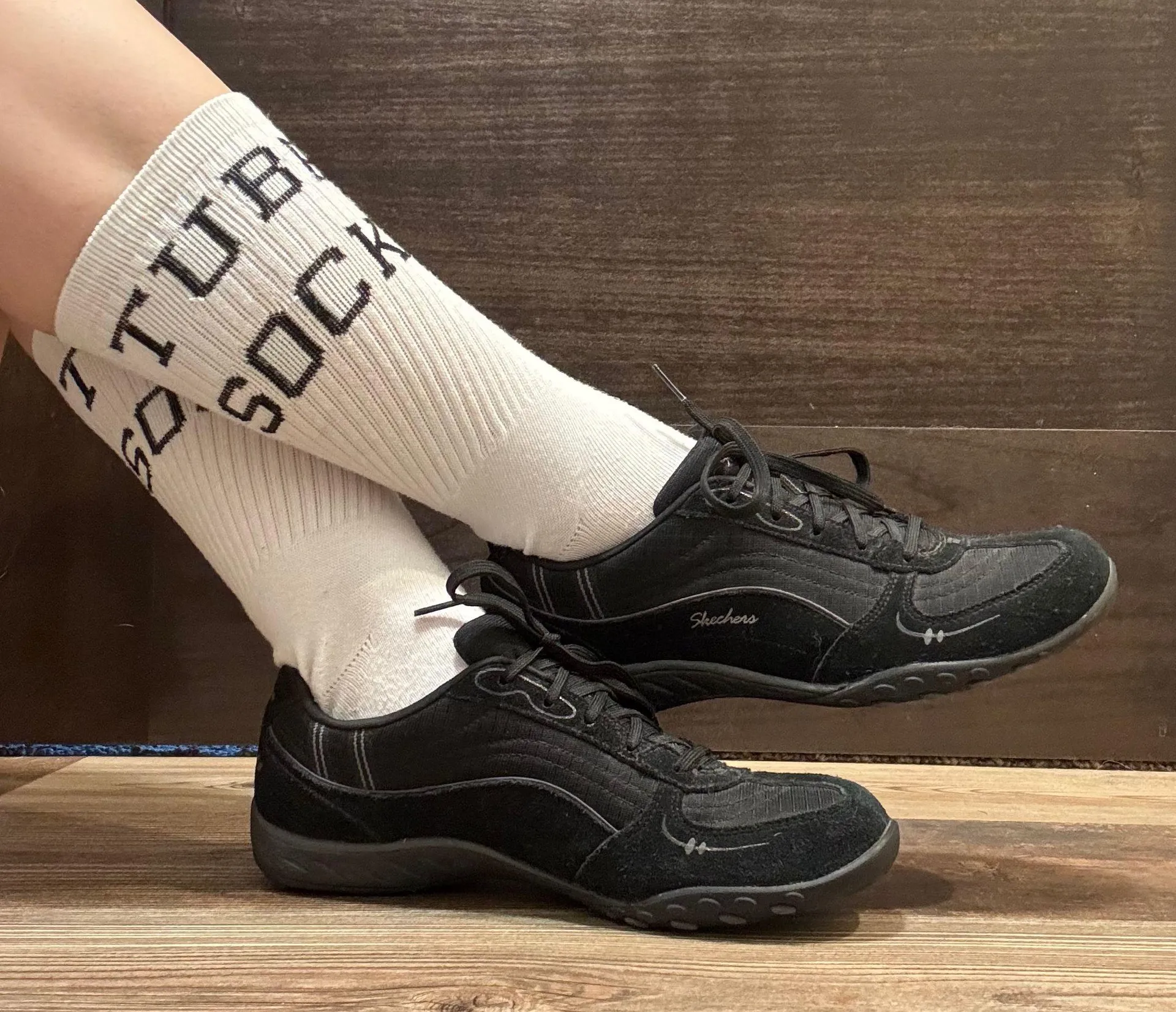 Skechers Y2K Black Leather Suede Relaxed Fit Casual Sporty Track Sneakers - Image 2