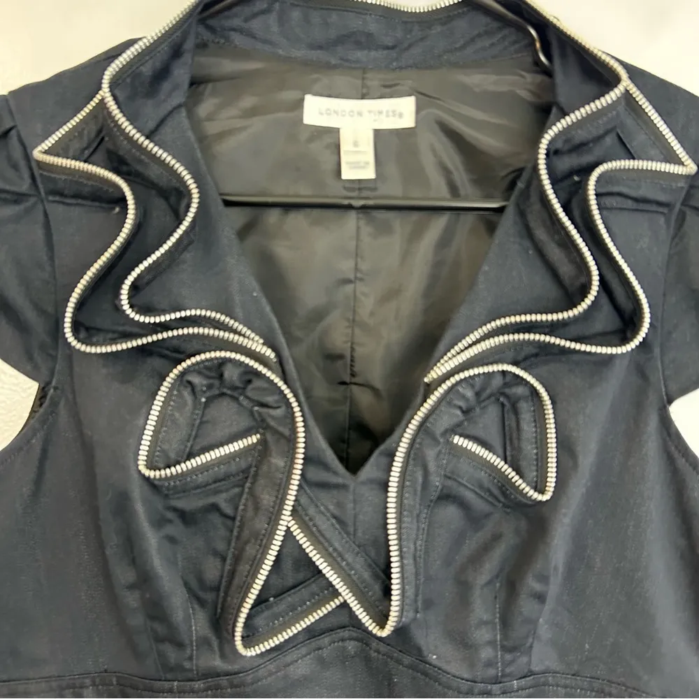 London Times Dark Denim Zipper Ruffle Neck Sheath Dress Size 6 - Image 3