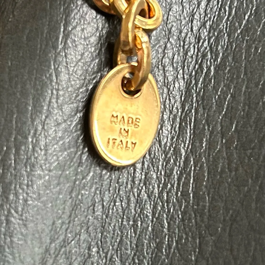 Tod’s heart charm bracelet in gold and brown leather. - Image 3