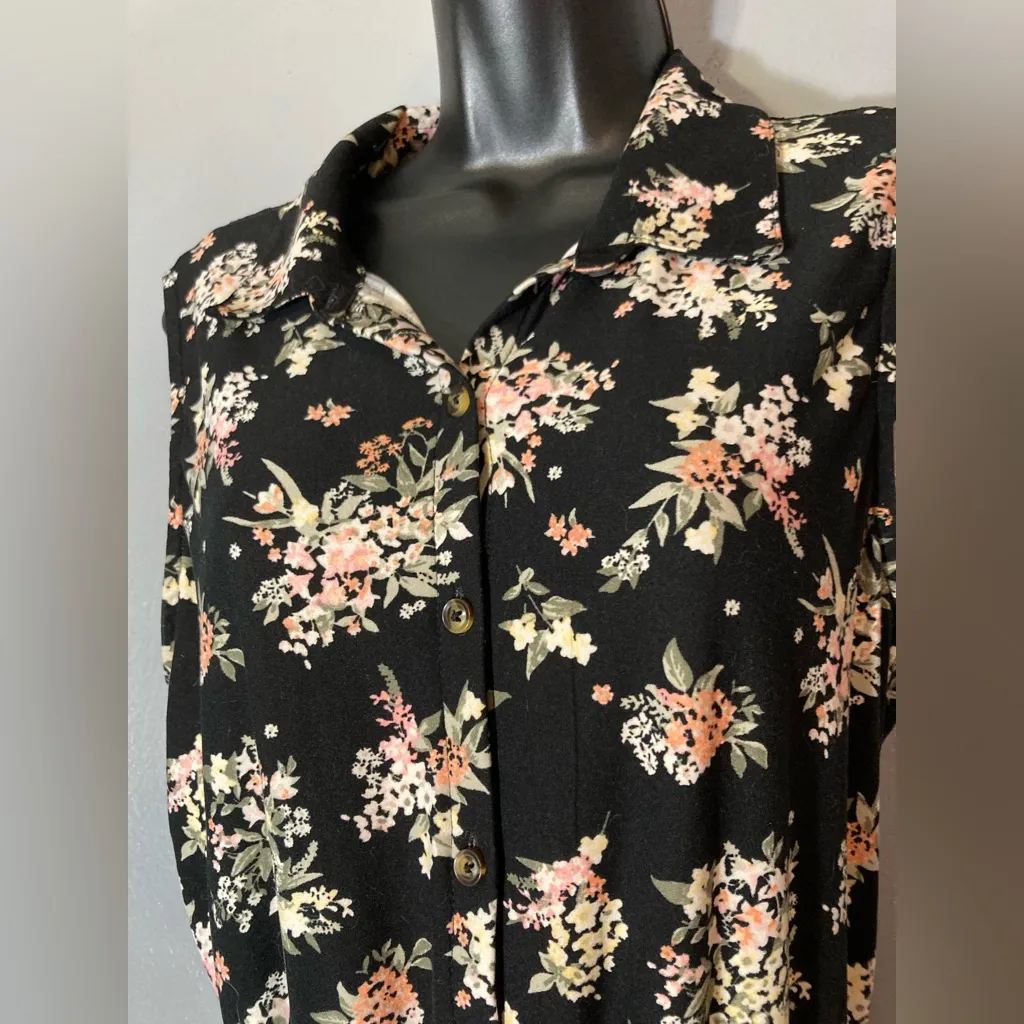 No Boundaries  Black Floral lace open back romper - Image 4