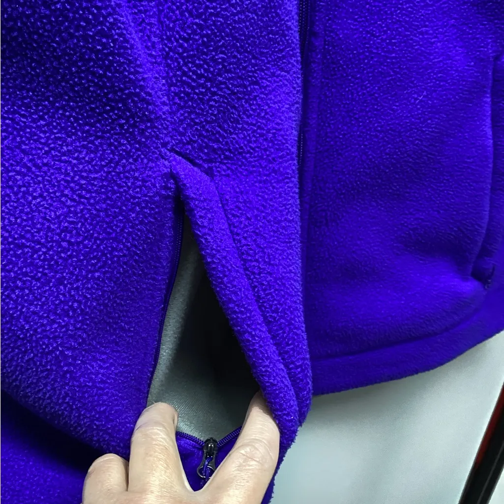 Eddie Bauer fleece vest. Purple. Size Large - Image 7