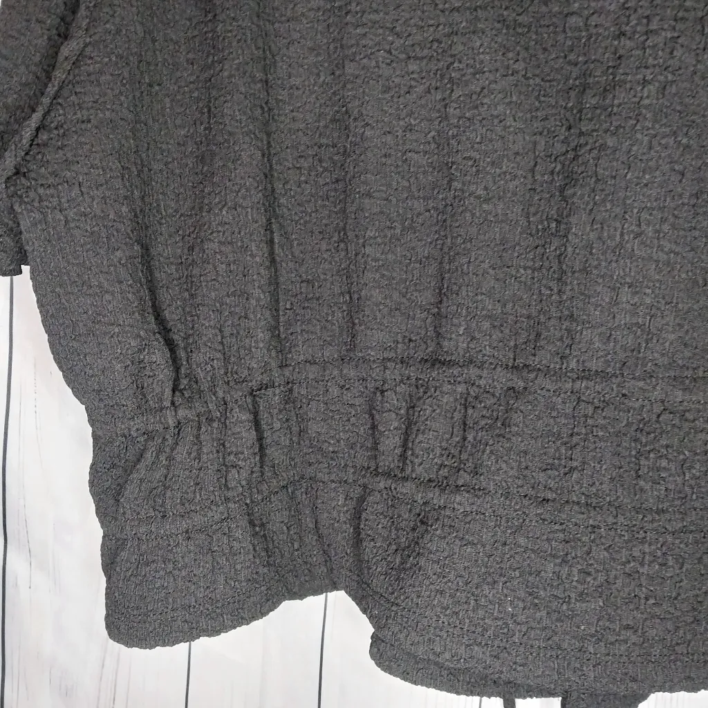 H&M Divided Crinkle Tie Front Cropped Short Sleeve Top - Image 8