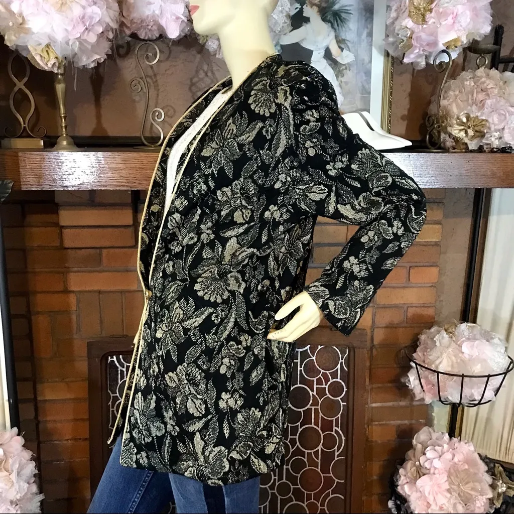 VINTAGE DONNKENNY BLACK & GOLD BROCADE 1980'S CARDIGAN (M) Size M - Image 4