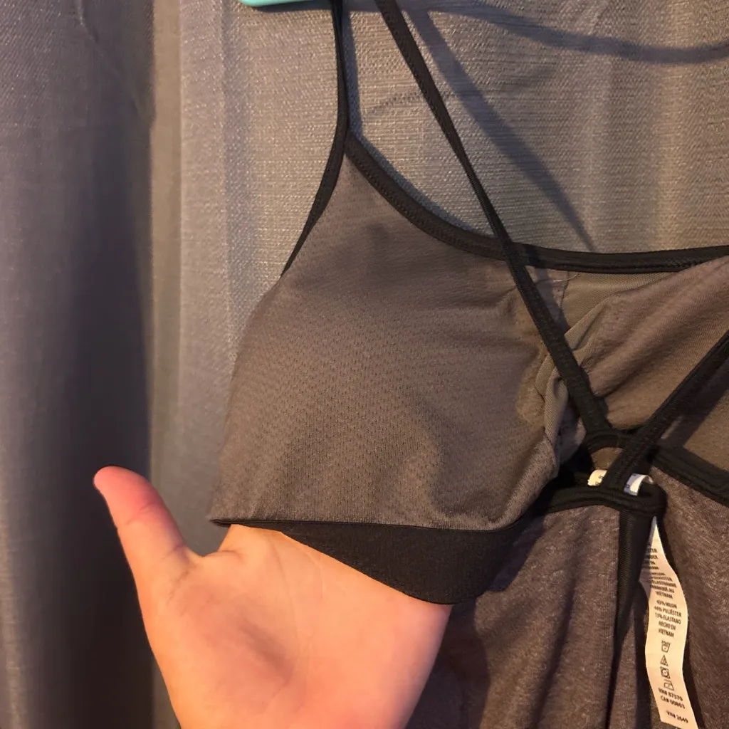 ALO Yoga Black Tank - Image 5