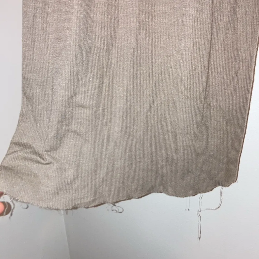 BCBGMaxazria Hazel Tank Dress in Gravel Taupe Lyocell Ribbed Knit Sz M - Image 3