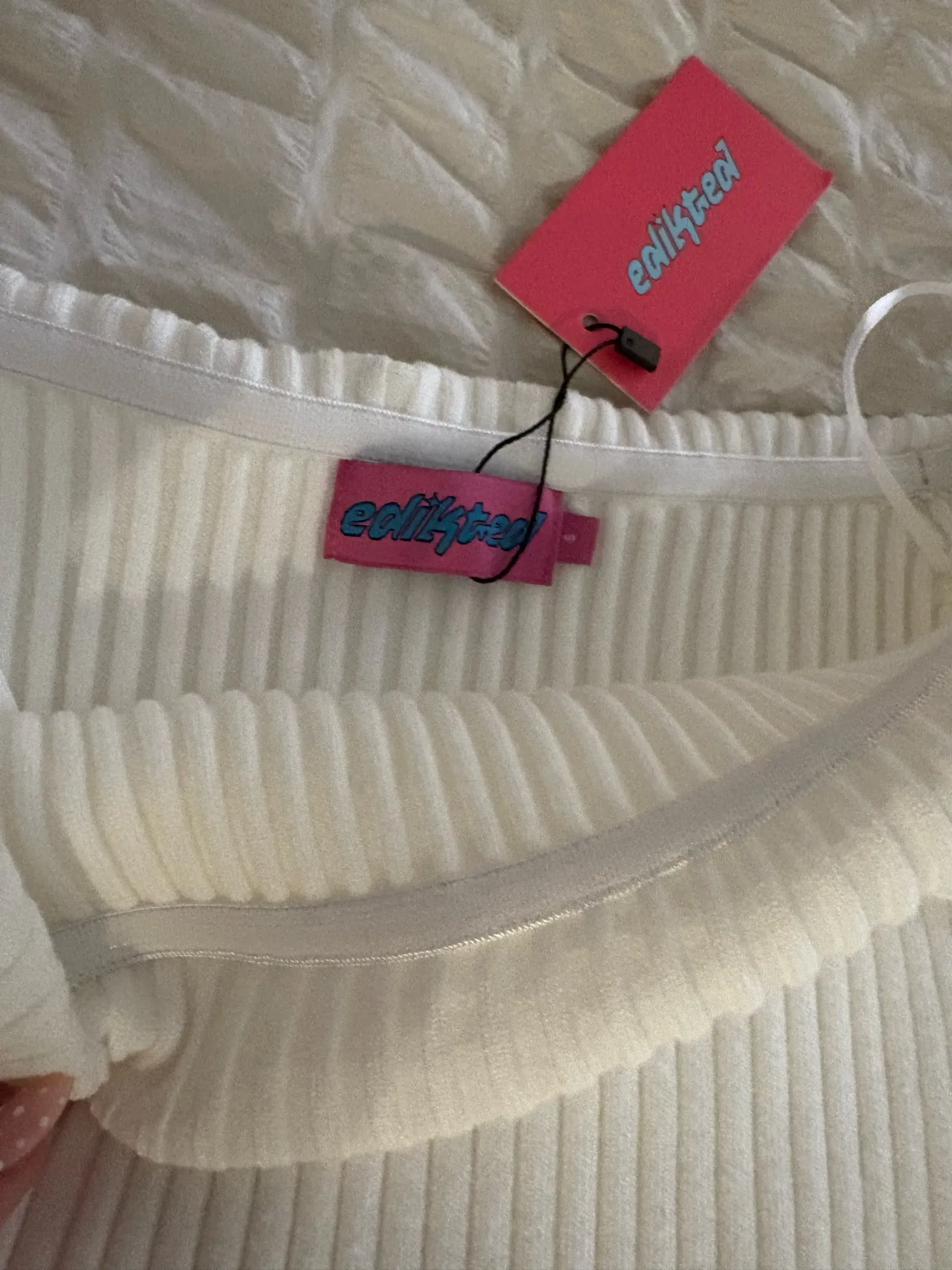 Edikted Off-The-Shoulder Sweater - Image 3