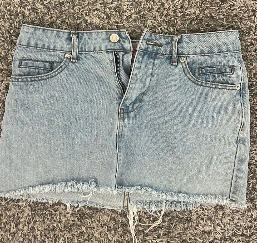 Edikted Jessie Denim Mini Skirt Light Blue - Image 2