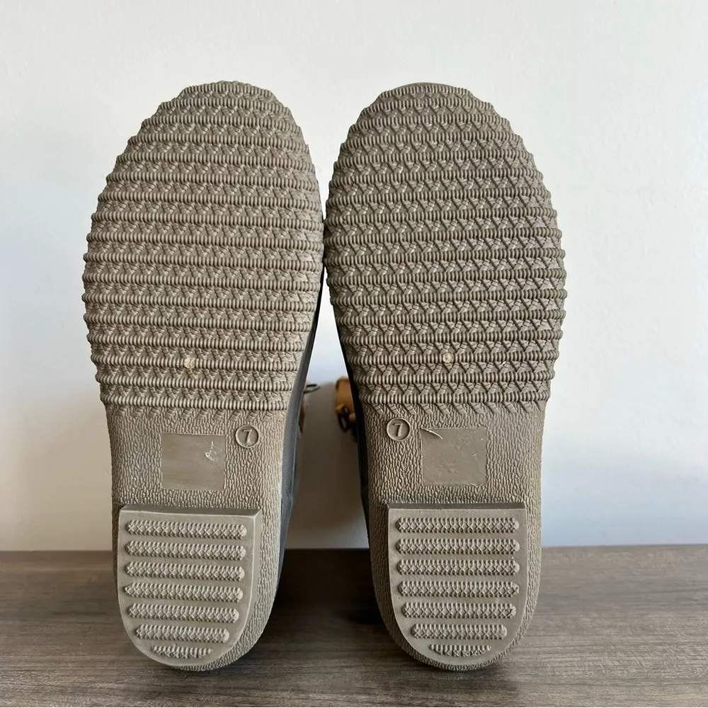 Khombu Cozy Women's Winter Duck Boot Size 7 - Image 8