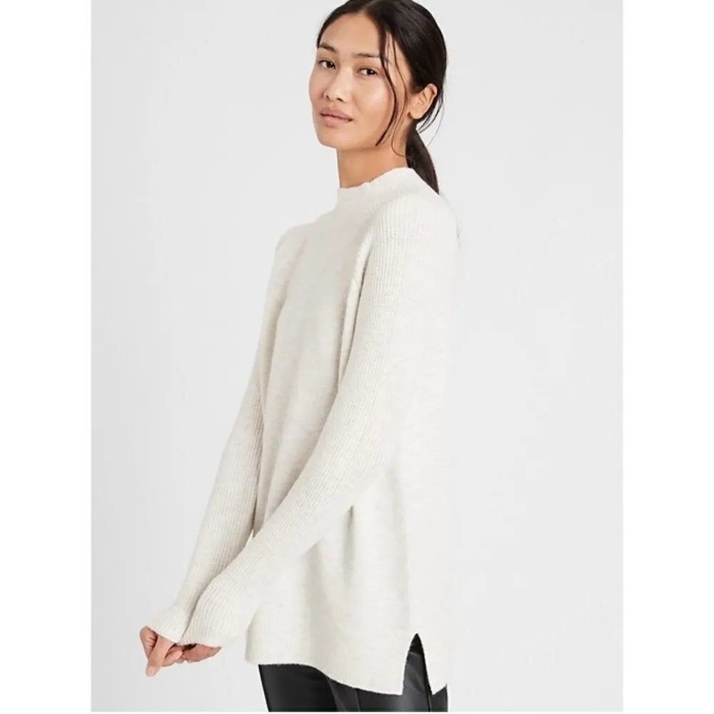 Banana Republic Wool‎ Mock Neck Stretch Basic Sweater in Tan Beige BR Size Small - Image 2