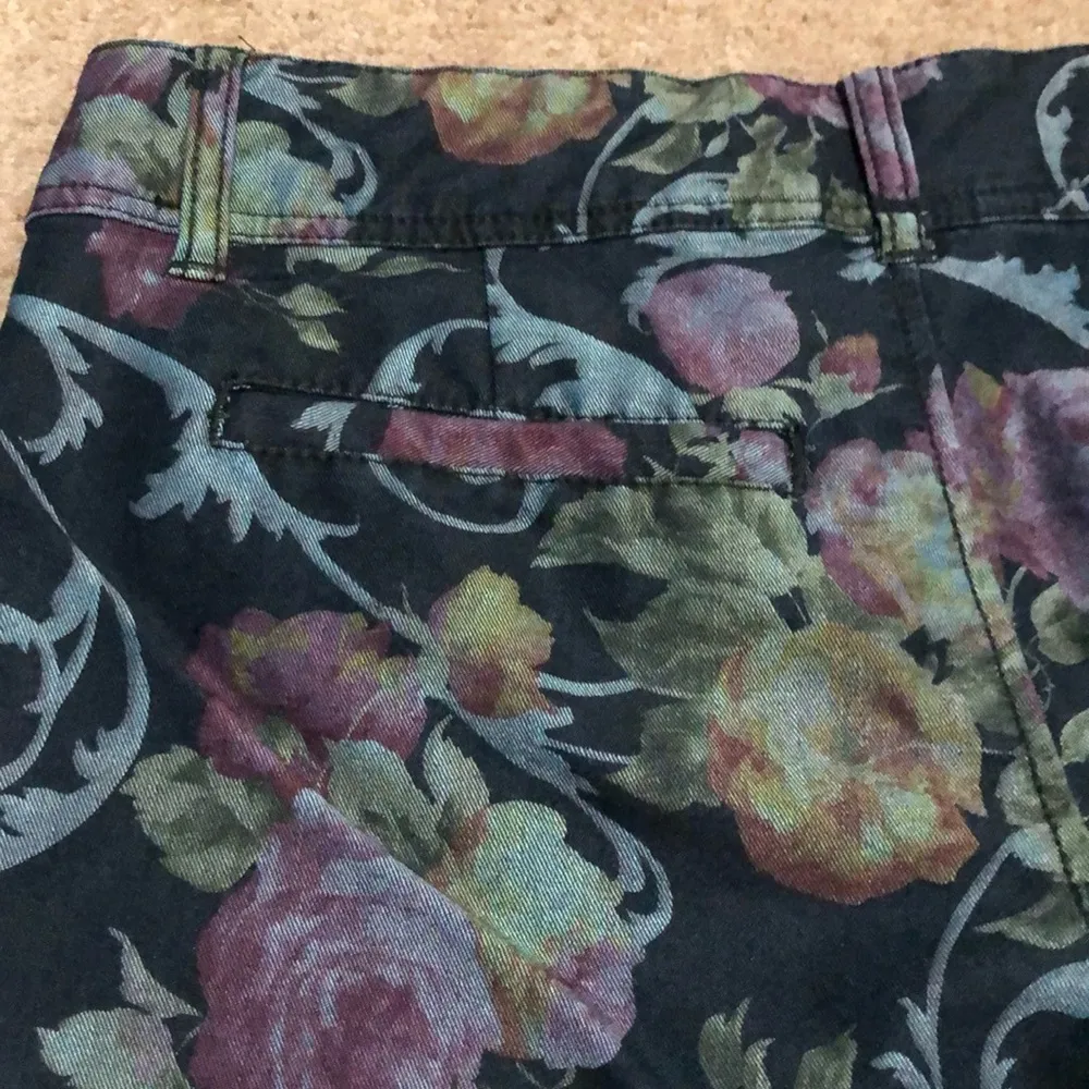 Buckle Navy Floral Shorts Boho 26 - Image 3