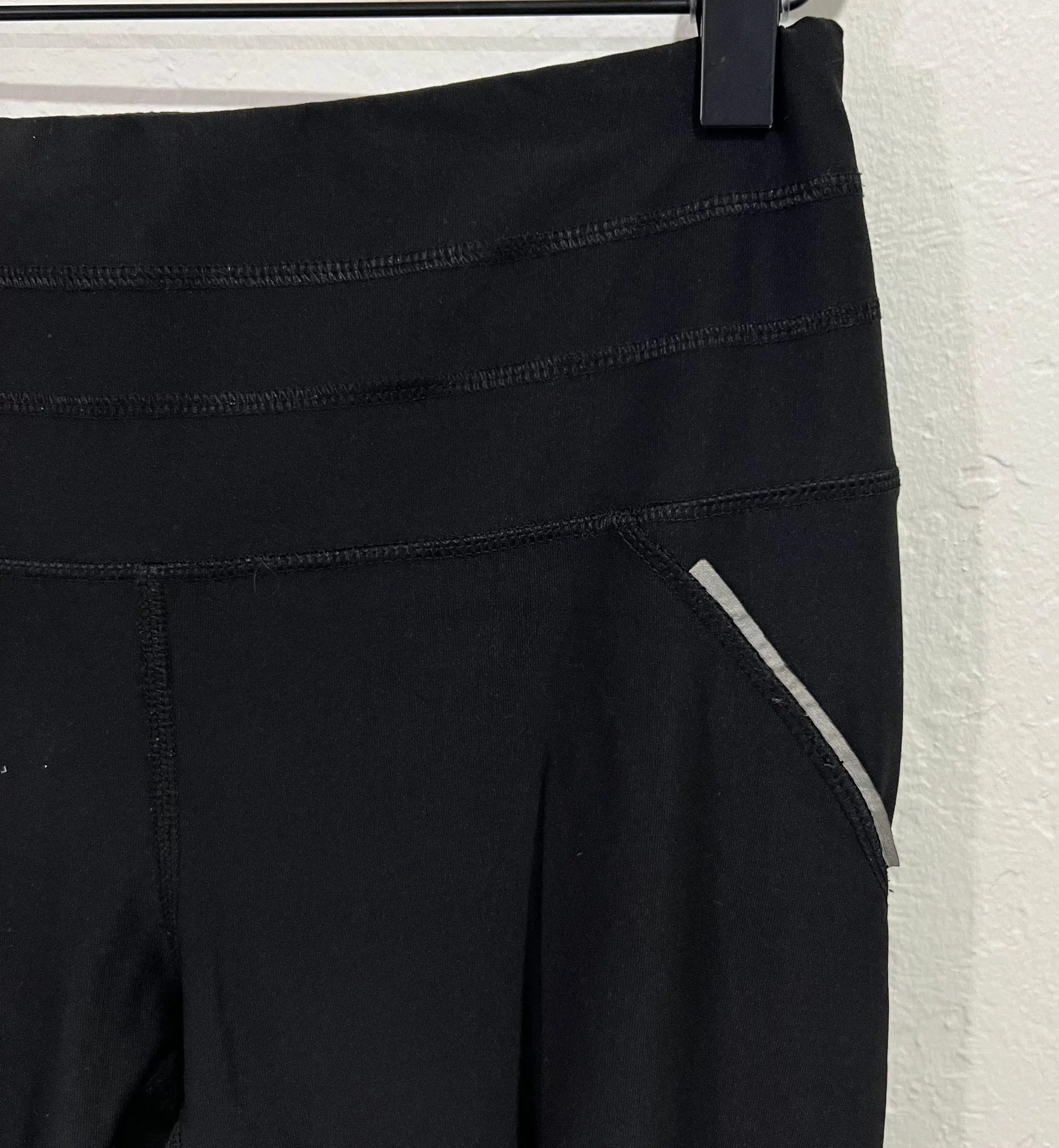 Reebok RBX Black Reflective Mesh Leg Cropped Leggings Size Small - Image 2