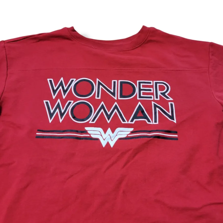 DC Comics Wonder Woman Sweatshirt Size Small SM  Wonder Woman Cropped Sweatshirt - Image 2