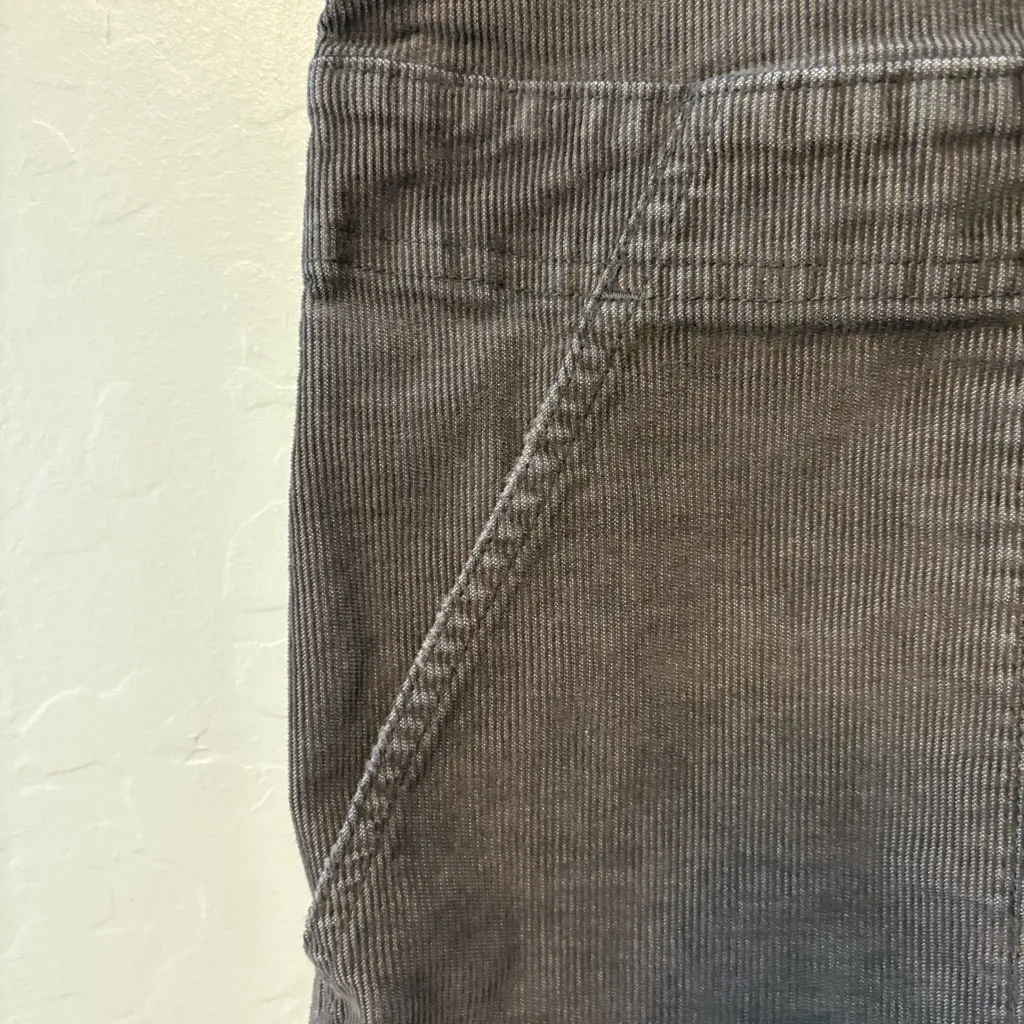 Aerie dark gray corduroy werk & play bib raw hem jumpsuit overalls XS - Image 8