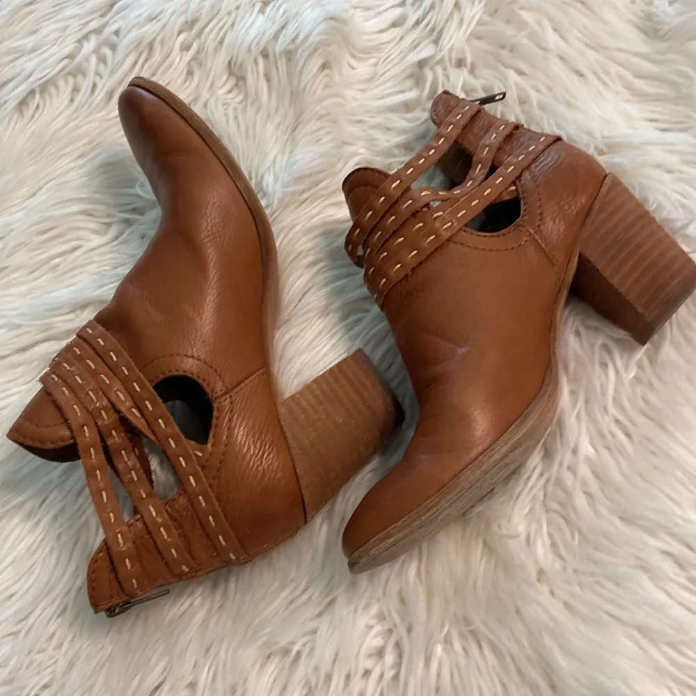 FRYE Bootie’s size 9 color tan/ brown see all photos of the boots - Image 13