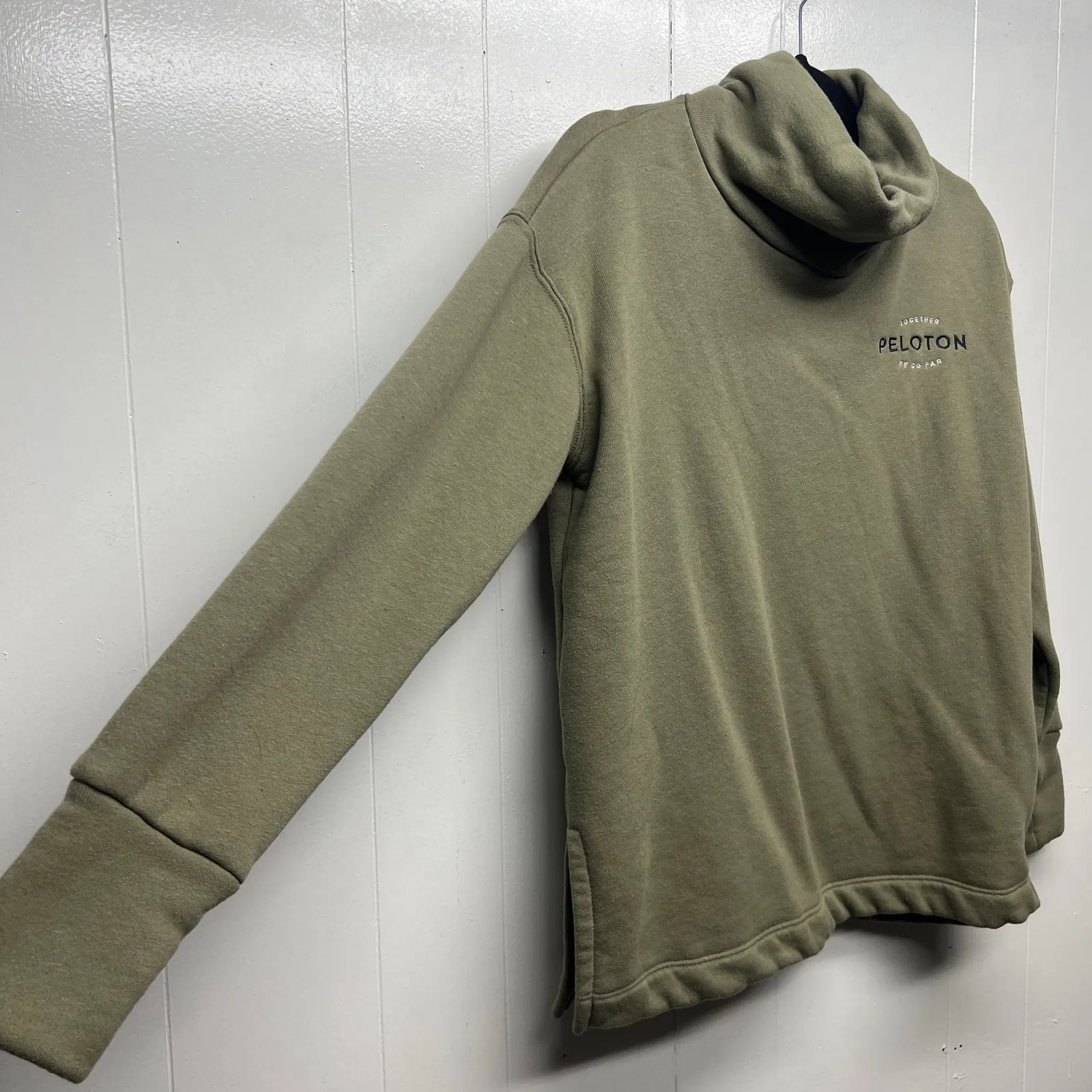 Peloton Turtle Neck Women's Long Sleeve Sweatshirt Size Medium Olive Green - Image 6
