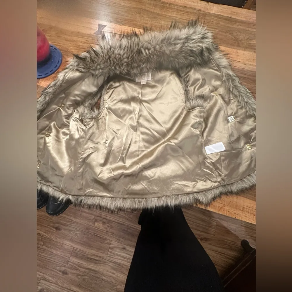 NWOT Michael Kors Women's Brown & Beige Faux Fur Sleeveless Vest Jacket SZ M - Image 12