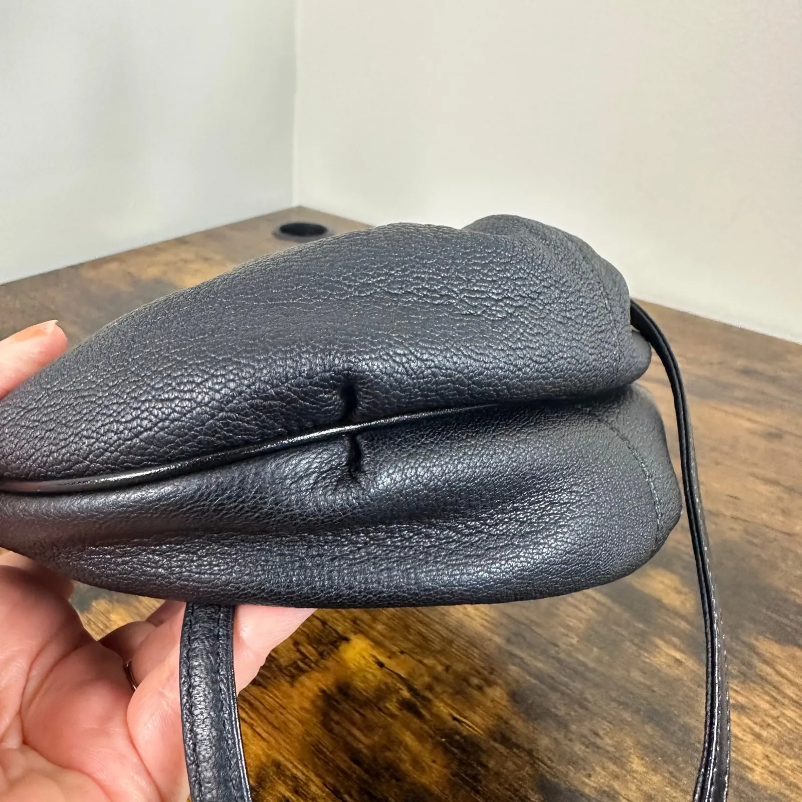 Givenchy Sacs Vintage Black Leather Crossbody Bag Pebbled Leather Logo Flap - Image 13