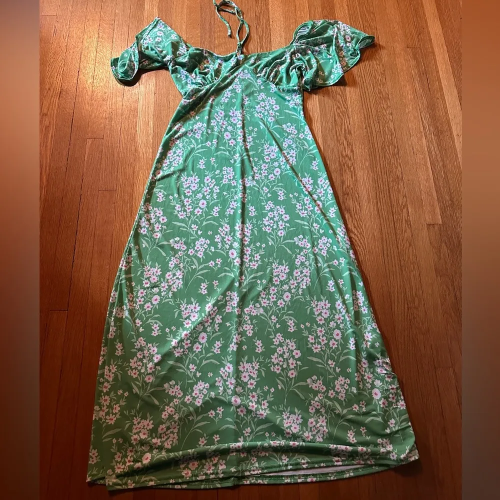 ASOS DESIGN flutter sleeve midi tea dress with tie in green floral, Size 6 - Image 2