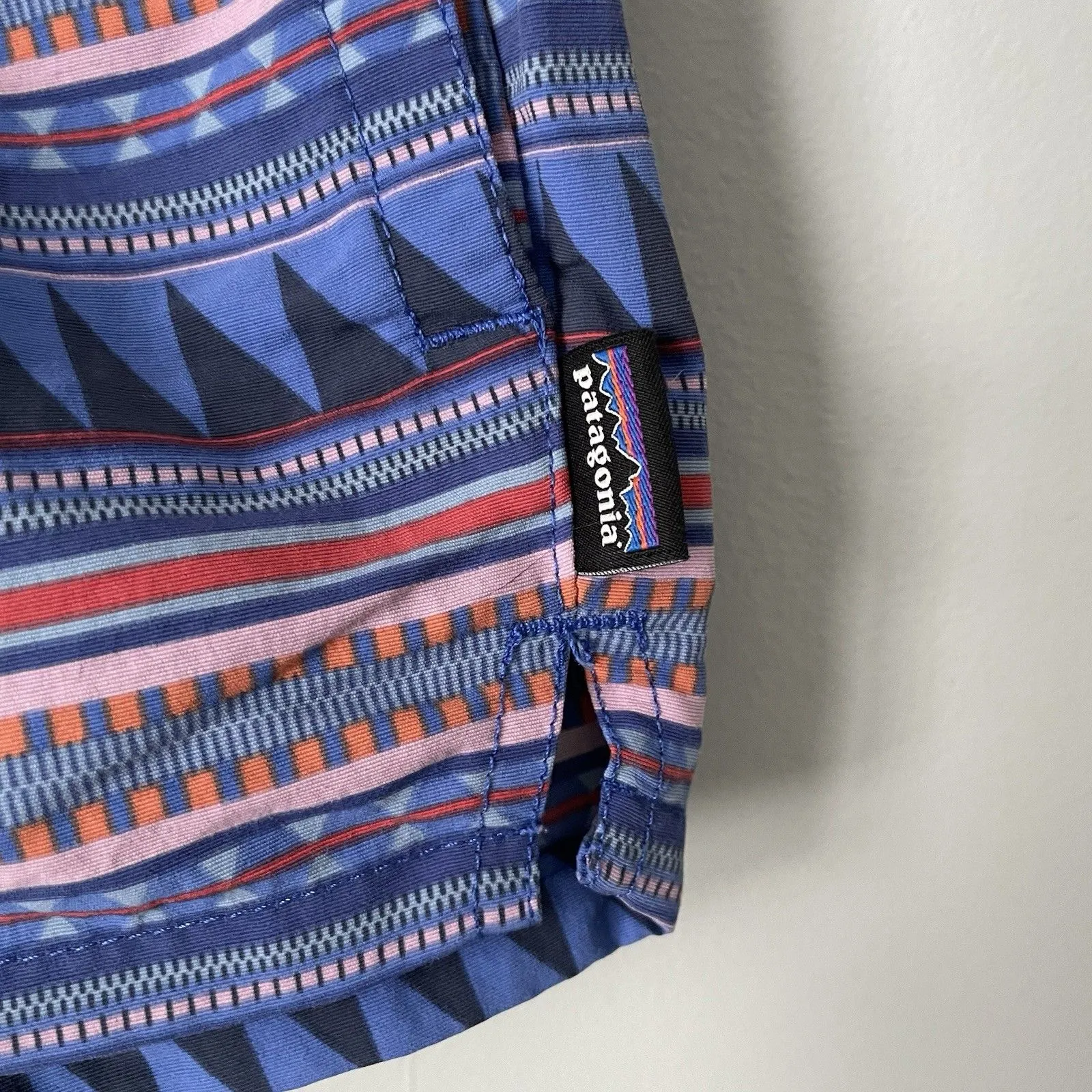 Patagonia Women's Barely Baggies 2.5' Shorts Geometric Aztec Pattern Size Small - Image 5