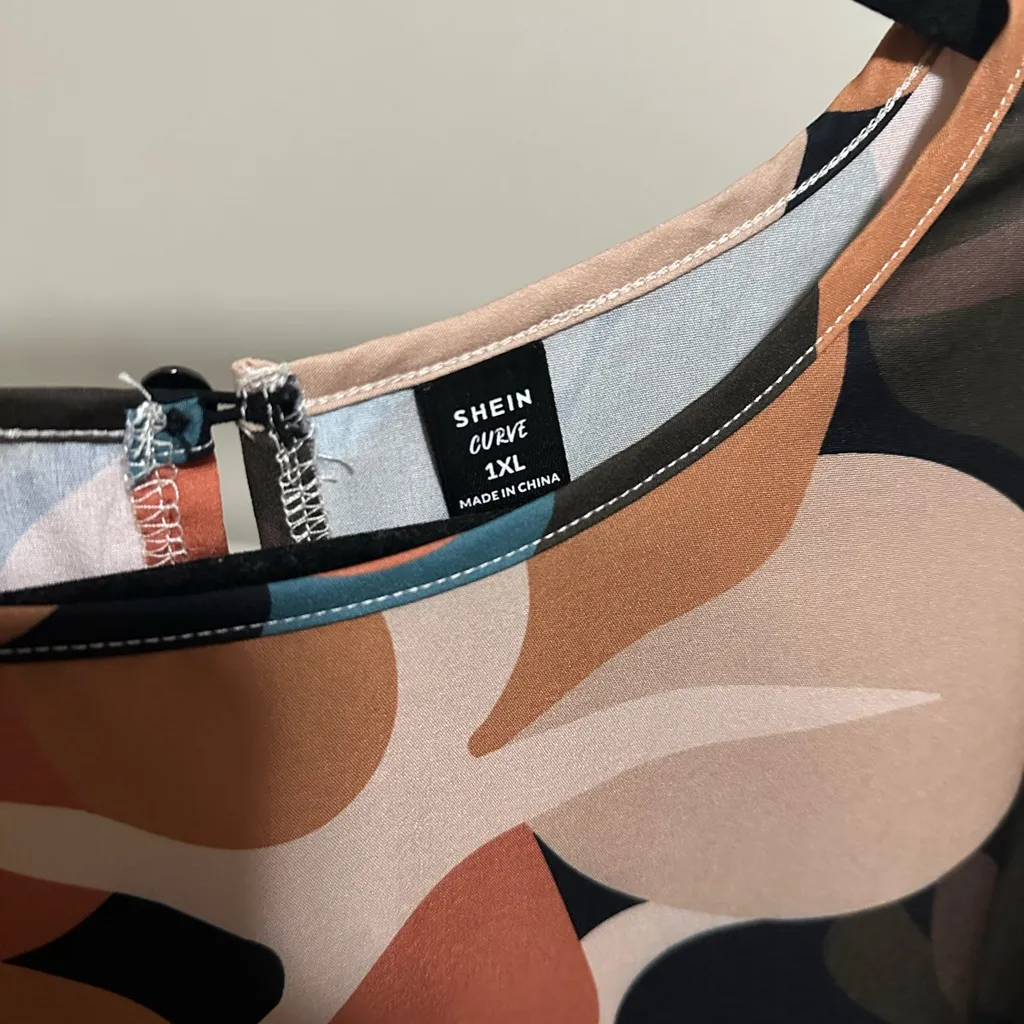 SHEIN Curve Women’s Orange Brown Blue Abstract Shortsleeve Blouse Size 1XL - Image 3