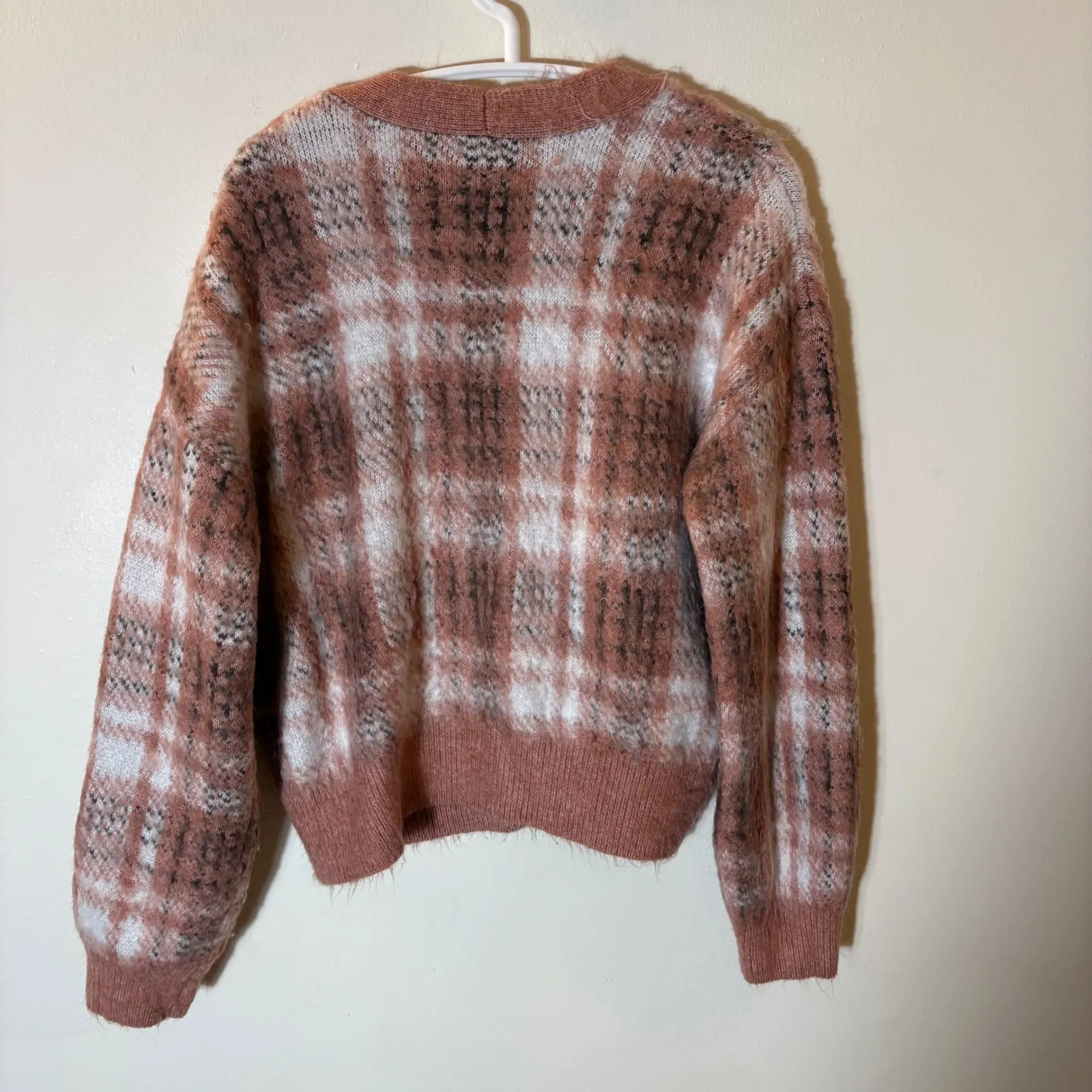 Cupcakes and Cashmere Plaid Fuzzy Cardigan Sweater Size Medium - Image 6